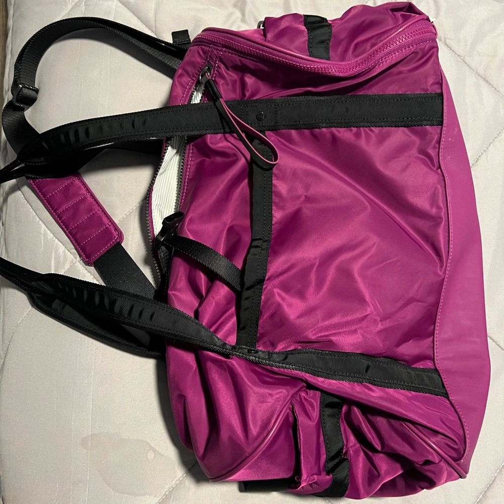 Lululemon duffel